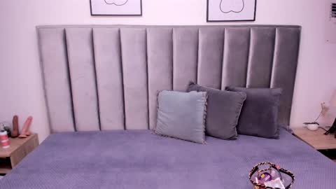 Emily  Laila  online show from 10.06.25