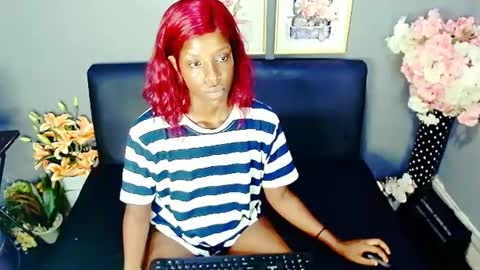 Snapshot of emmybae69 chatting on 02.28.25 emma online show from 02.28.25