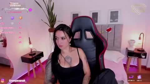 Snapshot of emmyevans1 chatting on 12.17.24 Emmy Evans  online show from 12.17.24