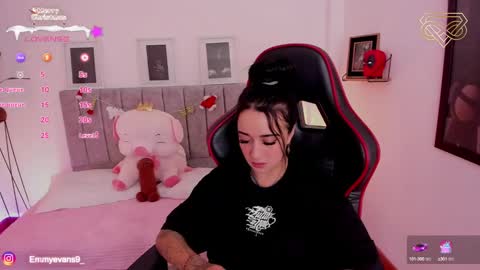 Snapshot of emmyevans1 chatting on 12.18.24 Emmy Evans  online show from 12.18.24