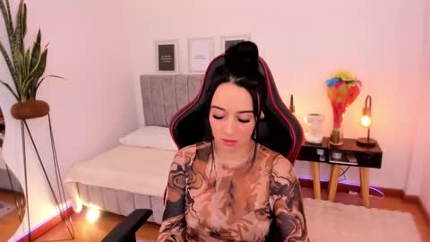 Snapshot of emmyevans1 chatting on 03.07.25 Emmy Evans  online show from 03.07.25