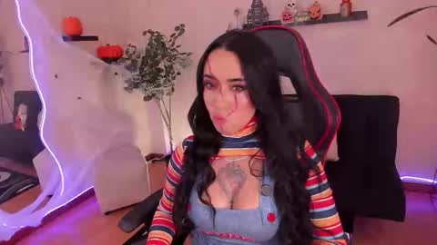 Snapshot of emmyevans1 chatting on 10.02.25 Emmy Evans  online show from 10.02.25