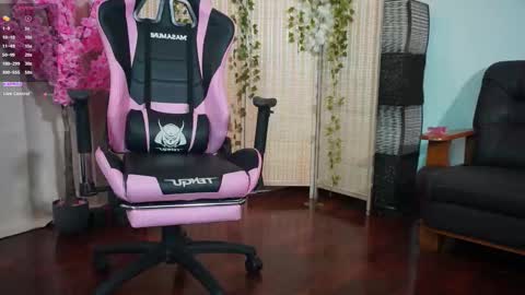 Emmylie online show from 03.10.26