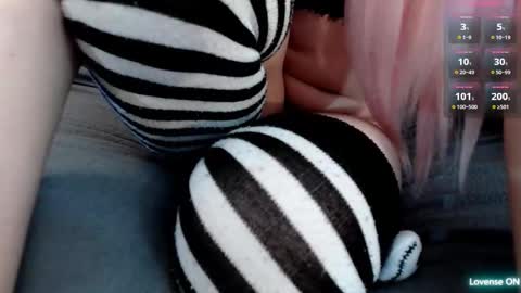 Snapshot of emodream1998media chatting on 10.30.25 EmoDream1998 online show from 10.30.25