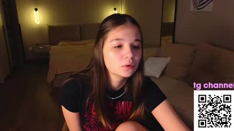 Snapshot of emory_john chatting on 11.29.25 Emory John online show from 11.29.25