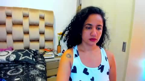 Snapshot of emperatriztapia chatting on 06.23.26 emperatriztapia online show from 06.23.26
