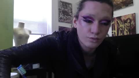 empusalamia online show from 01.22.25