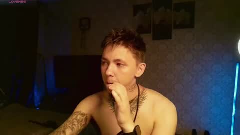 Snapshot of emveeboy96 chatting on 06.16.26 emveeboy96 online show from 06.16.26