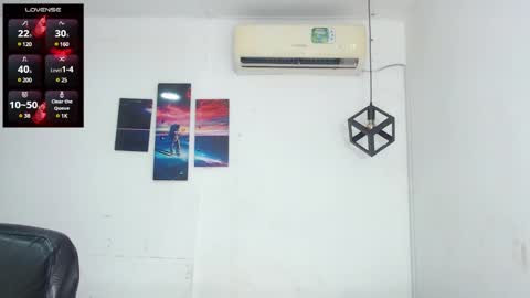 Snapshot of emy_0 chatting on 12.15.24 Emy online show from 12.15.24