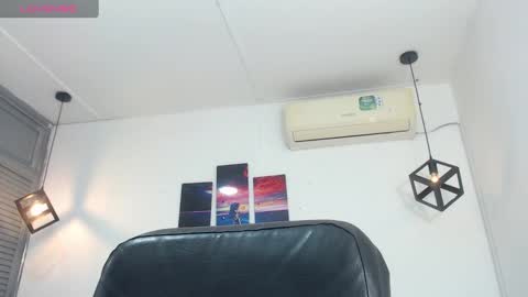 Snapshot of emy_0 chatting on 12.19.24 Emy online show from 12.19.24