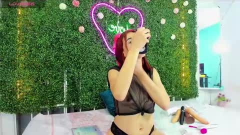 Snapshot of emy_0 chatting on 12.21.24 Emy online show from 12.21.24