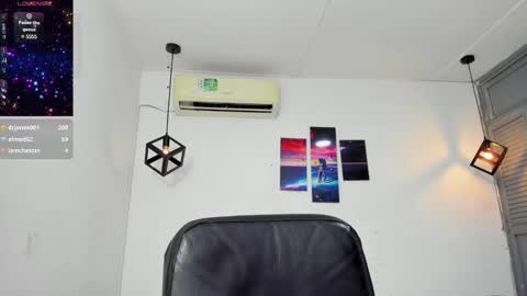 Snapshot of emy_0 chatting on 12.22.24 Emy online show from 12.22.24