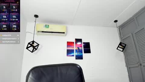 Snapshot of emy_0 chatting on 12.27.24 Emy online show from 12.27.24