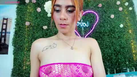 Snapshot of emy_0 chatting on 01.05.25 Emy online show from 01.05.25