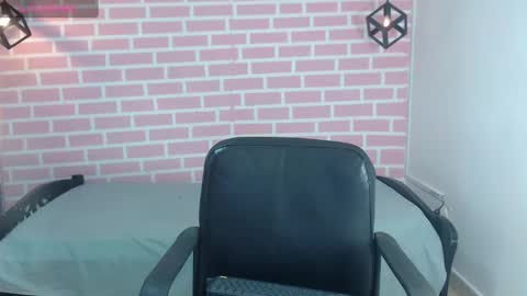 Snapshot of emy_0 chatting on 01.23.25 Emy online show from 01.23.25