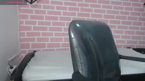 Snapshot of emy_0 chatting on 02.09.25 Emy online show from 02.09.25