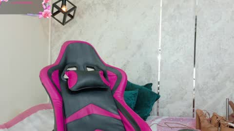 Emy online show from 04.04.26