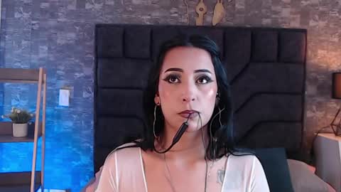 Snapshot of emy_fg chatting on 05.20.26 Emy online show from 05.20.26