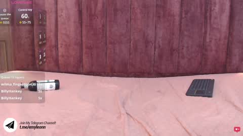 Snapshot of emy_leon chatting on 01.16.25 Emy online show from 01.16.25