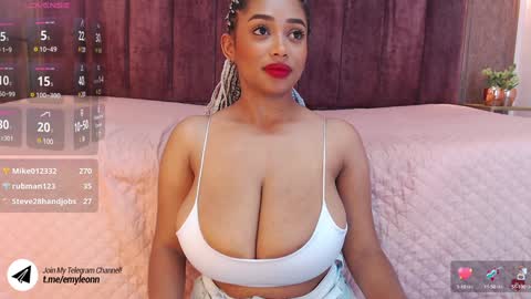 Snapshot of emy_leon chatting on 01.17.25 Emy online show from 01.17.25