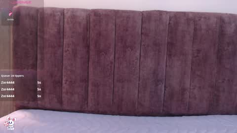 Snapshot of emy_leon chatting on 02.12.25 Emy online show from 02.12.25