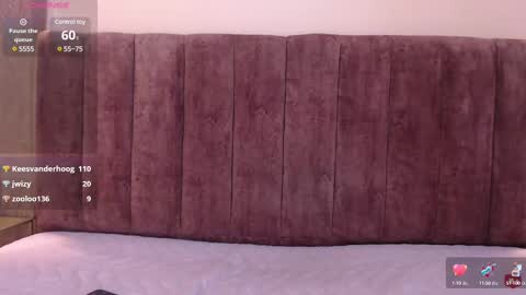 Snapshot of emy_leon chatting on 02.25.25 Emy online show from 02.25.25