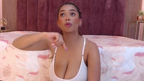 Snapshot of emy_leon chatting on 03.03.25 Emy online show from 03.03.25