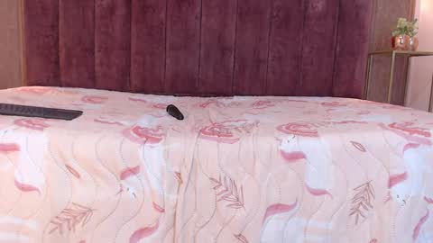 Snapshot of emy_leon chatting on 03.04.25 Emy online show from 03.04.25