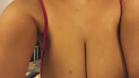 Snapshot of emy_leon chatting on 12.03.25 Emy online show from 12.03.25