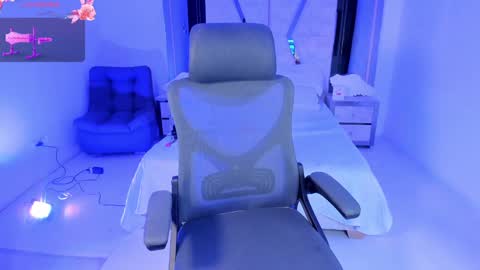 Snapshot of emysilver chatting on 02.08.25 Emy Silver online show from 02.08.25