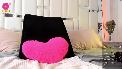 Enchanttress online show from 02.07.25