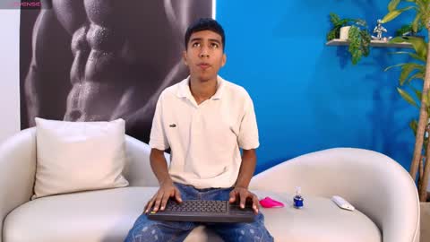 Snapshot of ender_h0t chatting on 09.09.25 Ender online show from 09.09.25