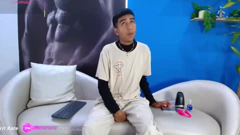 Snapshot of ender_h0t chatting on 09.19.25 Ender online show from 09.19.25