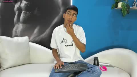 Snapshot of ender_h0t chatting on 10.10.25 Ender online show from 10.10.25