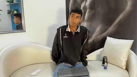 Snapshot of ender_h0t chatting on 11.06.25 Ender online show from 11.06.25