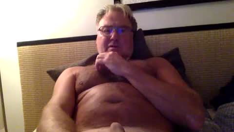 Snapshot of endurado chatting on 10.28.25 endurado online show from 10.28.25