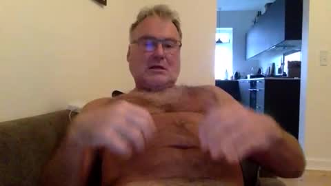 Snapshot of endurado chatting on 11.25.25 endurado online show from 11.25.25