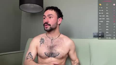 Snapshot of enen_glo chatting on 05.19.26 Enen online show from 05.19.26