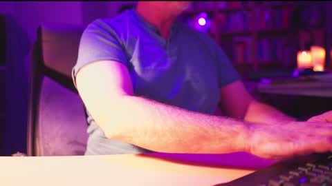 Snapshot of energybra chatting on 01.01.25 uk online show from 01.01.25