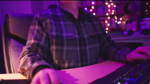 Snapshot of energybra chatting on 01.26.25 uk online show from 01.26.25