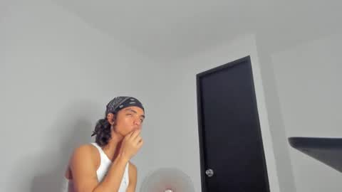 Snapshot of engel20042001 chatting on 12.16.24 engel20042001 online show from 12.16.24