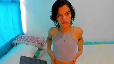 Snapshot of engel20042001 chatting on 12.29.24 engel20042001 online show from 12.29.24