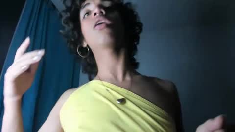 Snapshot of engel20042001 chatting on 01.10.25 engel20042001 online show from 01.10.25