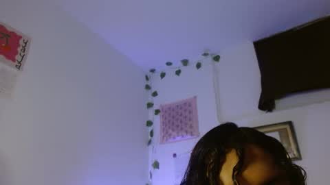 Snapshot of engel20042001 chatting on 10.12.25 engel20042001 online show from 10.12.25