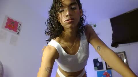 Snapshot of engel20042001 chatting on 10.13.25 engel20042001 online show from 10.13.25