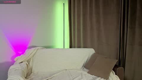 Snapshot of enjoyeverymoment_ chatting on 09.26.25 enjoyeverymoment_ online show from 09.26.25