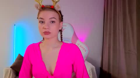 Snapshot of enjoyeverymoment_ chatting on 12.02.25 enjoyeverymoment_ online show from 12.02.25