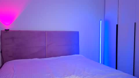 Snapshot of enjoyeverymoment_ chatting on 12.16.25 enjoyeverymoment_ online show from 12.16.25