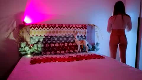 Snapshot of enjoyeverymoment_ chatting on 12.20.25 enjoyeverymoment_ online show from 12.20.25