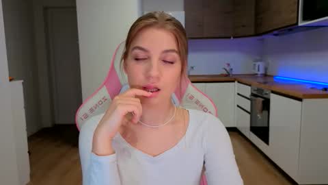 enjoyeverymoment_ online show from 03.18.26